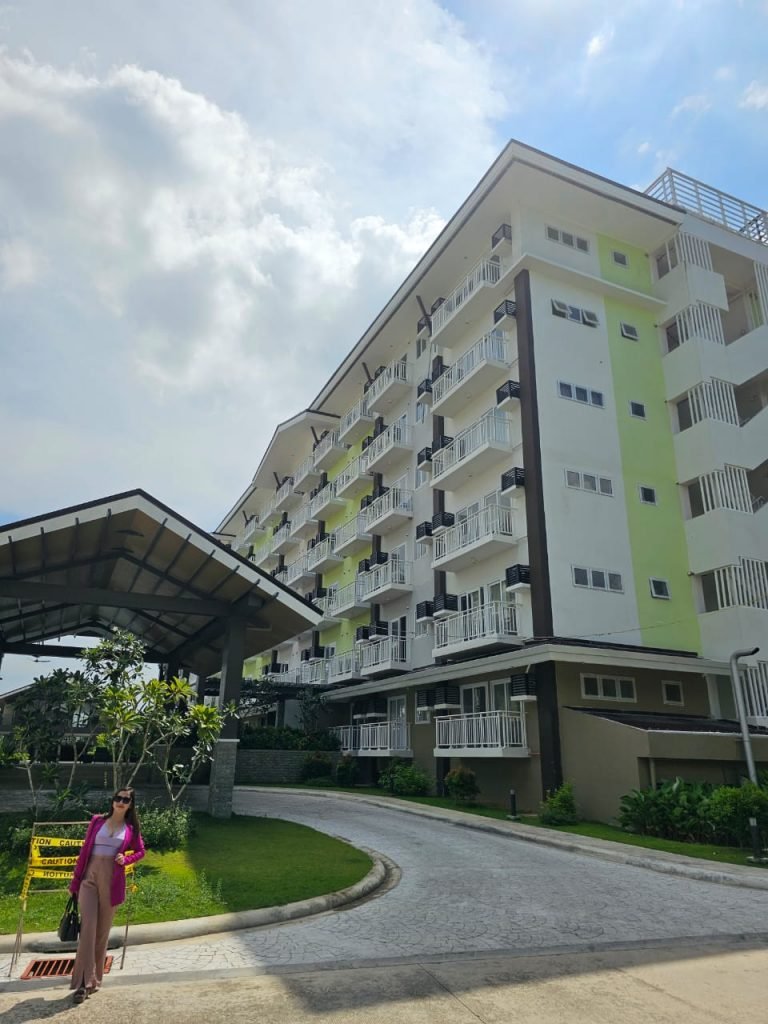 Amani Grand Resort Residences Entrance